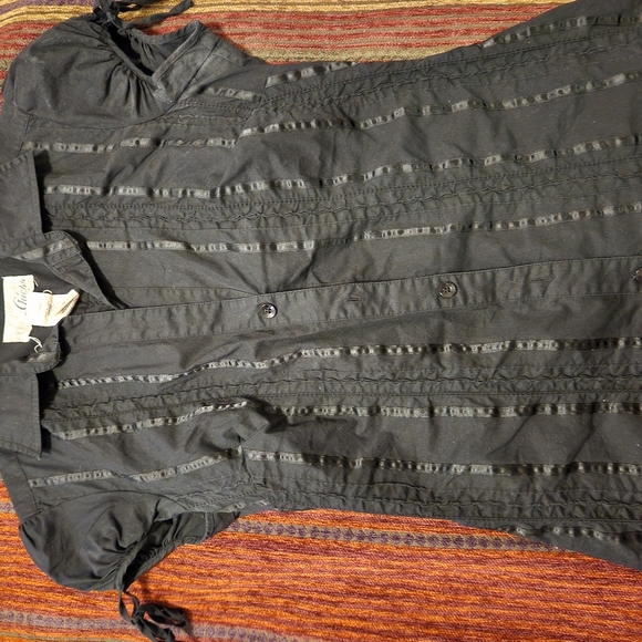 Guess Black button up shirt w/Guess undershirt - Picture 2 of 7